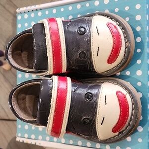 Wee Squeak. Socks the Monkey leather shoes